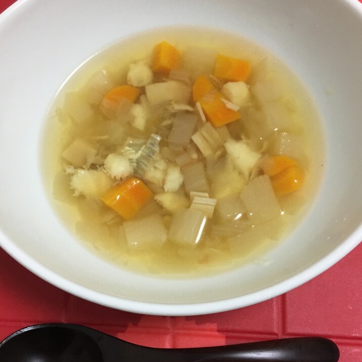 親知らず抜歯ご飯(*´-`) お野菜とタラのスープ